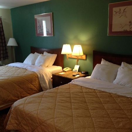 Mid Ohio Inn Bellville Екстериор снимка