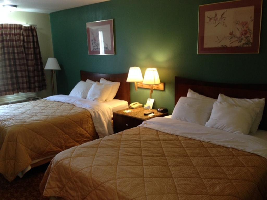 Mid Ohio Inn Bellville Екстериор снимка