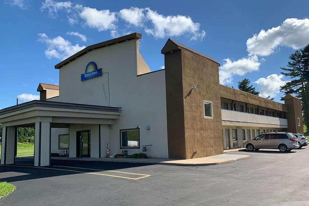 Mid Ohio Inn Bellville Екстериор снимка