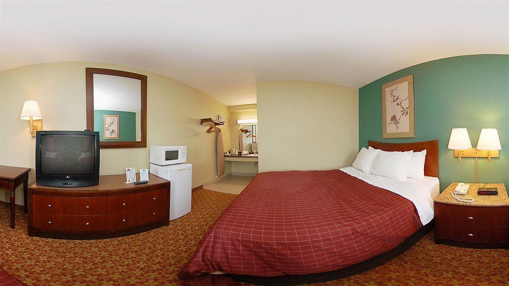 Mid Ohio Inn Bellville Екстериор снимка